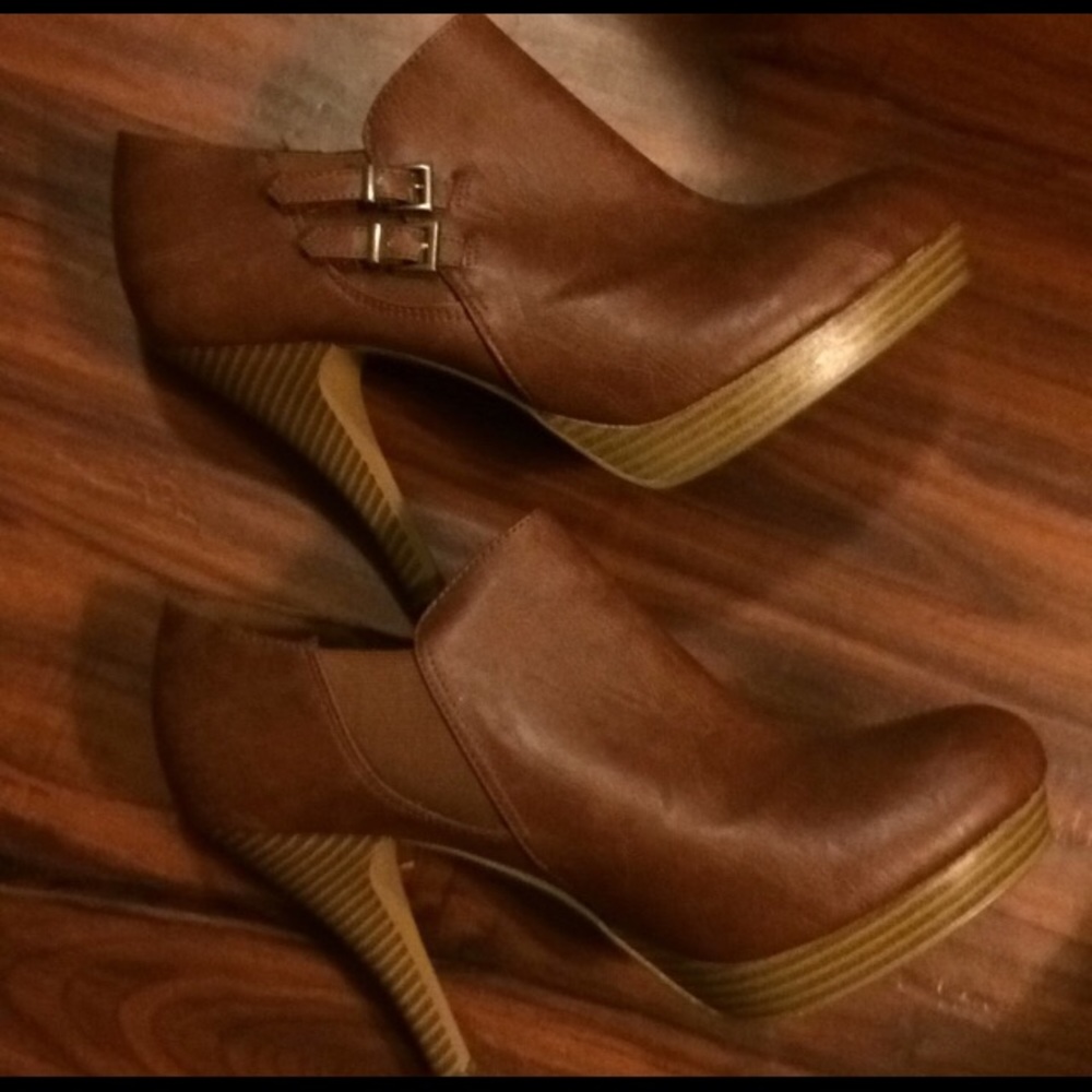 Cute booties worn once ! , perfect condition